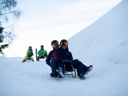 Rodeln rund um unser historisches Hotel in Südtirol Rodeln rund um unser historisches Hotel in Südtirol