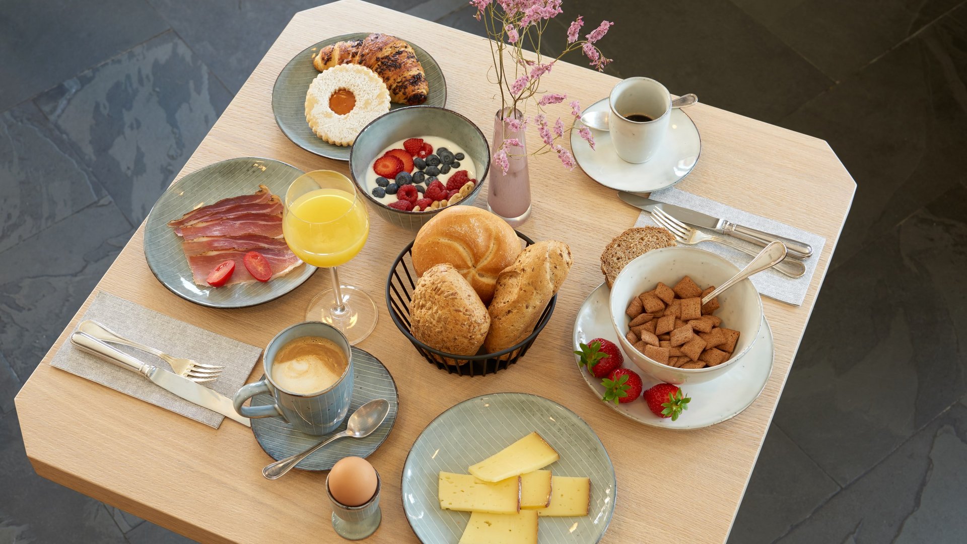 Frühstück im Hotel (Bruneck, Südtirol)