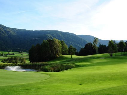 Golfen in Südtirol auf der Sonnenseite der Alpen Golfen in Südtirol auf der Sonnenseite der Alpen