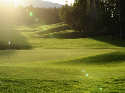 Golfen in Südtirol auf der Sonnenseite der Alpen Golfen in Südtirol auf der Sonnenseite der Alpen