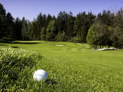 Golfen in Südtirol auf der Sonnenseite der Alpen Golfen in Südtirol auf der Sonnenseite der Alpen