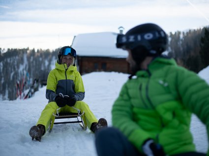 Rodeln rund um unser historisches Hotel in Südtirol Rodeln rund um unser historisches Hotel in Südtirol