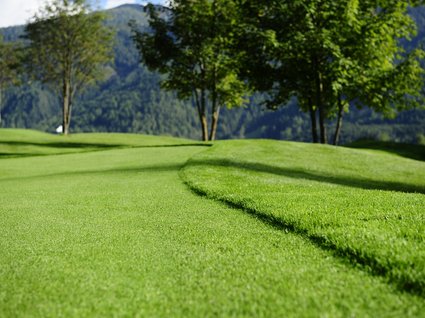 Golfen in Südtirol auf der Sonnenseite der Alpen Golfen in Südtirol auf der Sonnenseite der Alpen